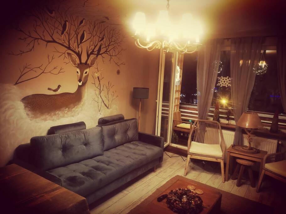 Ruang duduk di Exquisite 3 room apartment in the heart of thetown