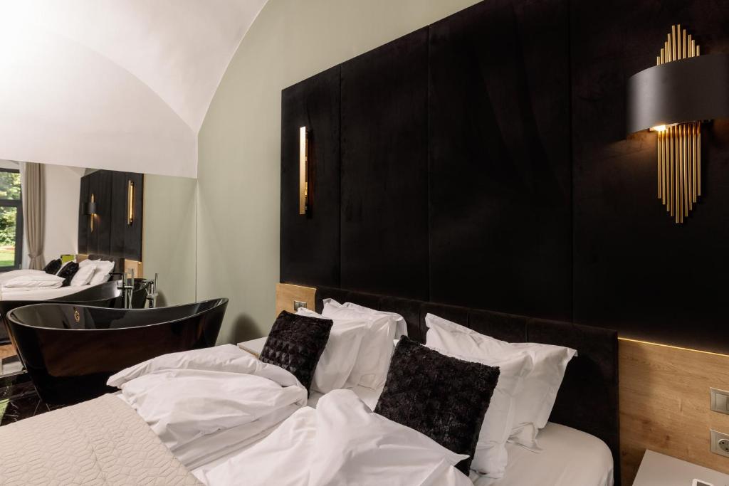 Haller Boutique - Resim 2