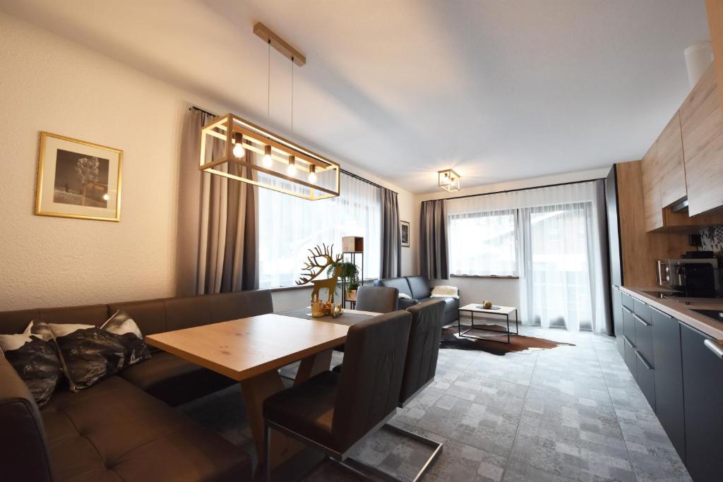Kuchyň nebo kuchyňský kout v ubytování K-Appartements Klösterle