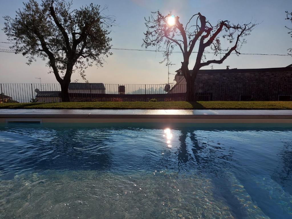 Bazén v ubytování Il cantuccio sul Garda - Relais di charme nebo v jeho okolí