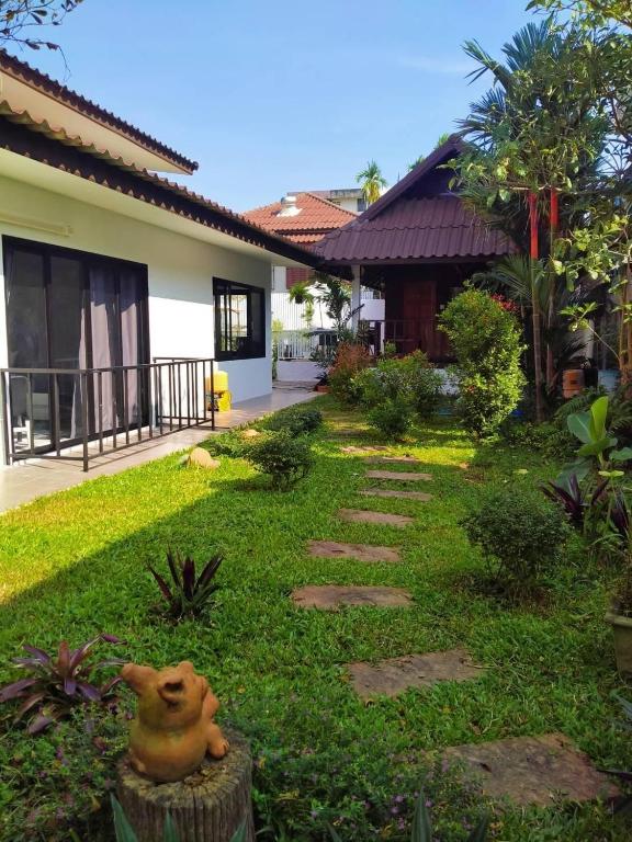 Zahrada ubytování Benja369 บ้านเบญจา