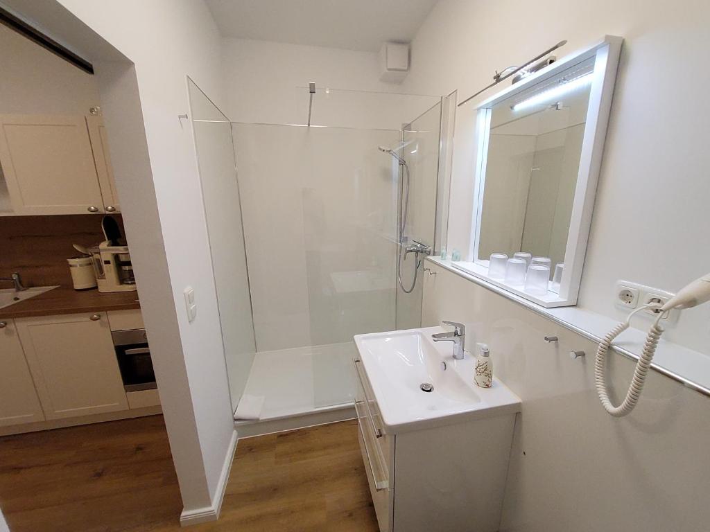 Landhotel garni zur Linde - Wohnung - Erdgeschoss