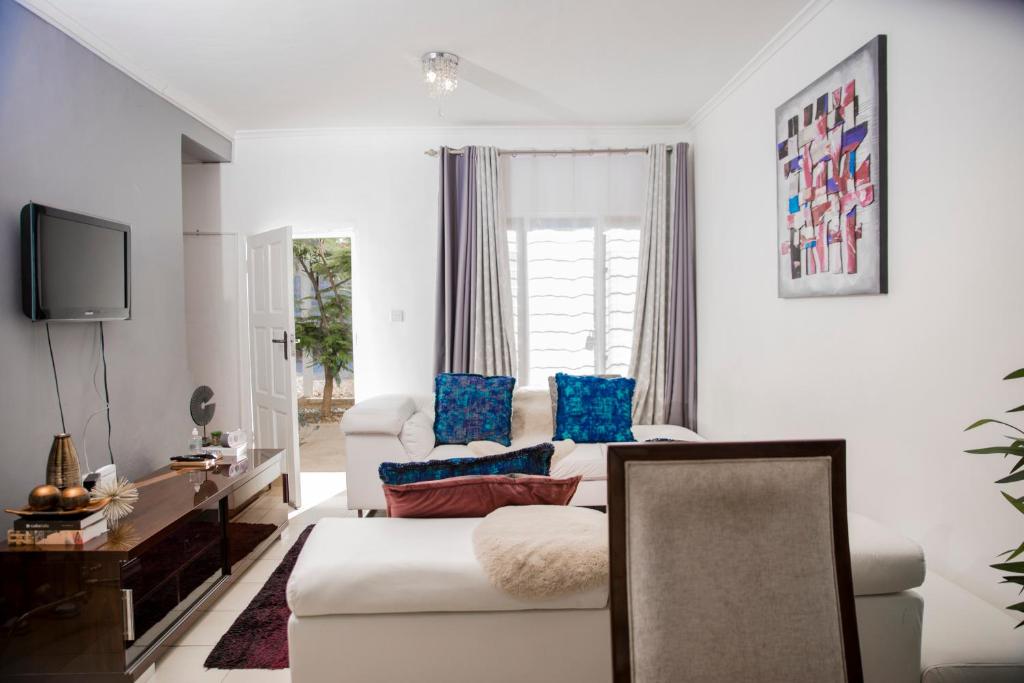 Stylish Apartment near Foxdale Forest