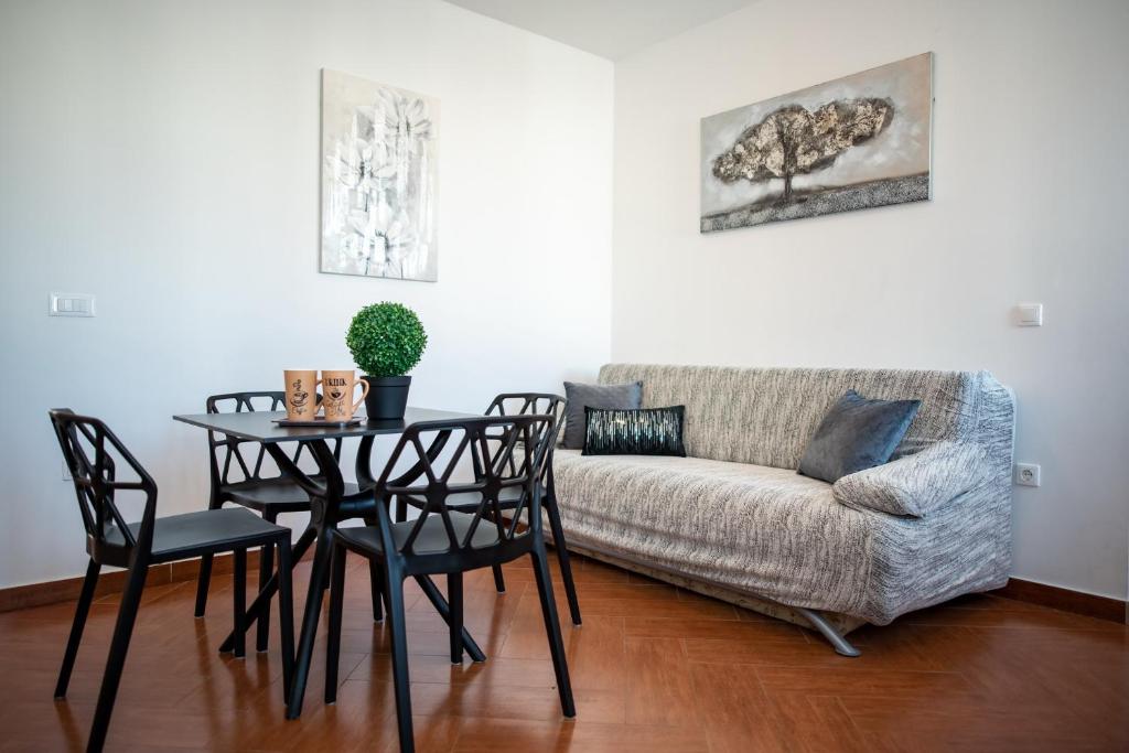 Posedenie v ubytovaní Apartments Sutalo 2