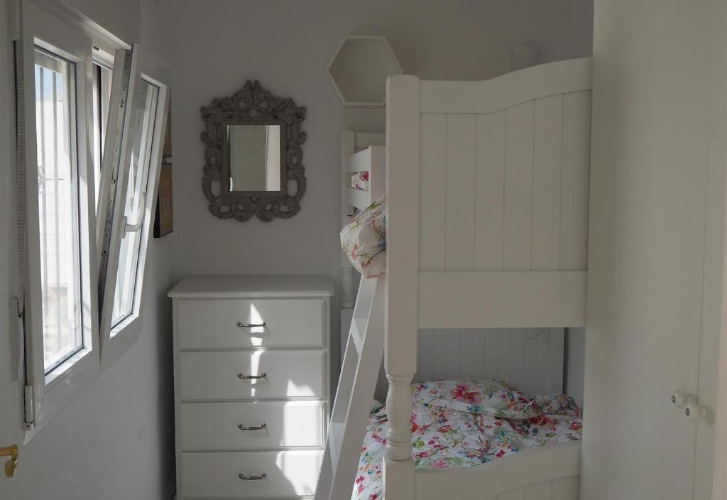 A bed or beds in a room at Villa Salt Lake near city and beach