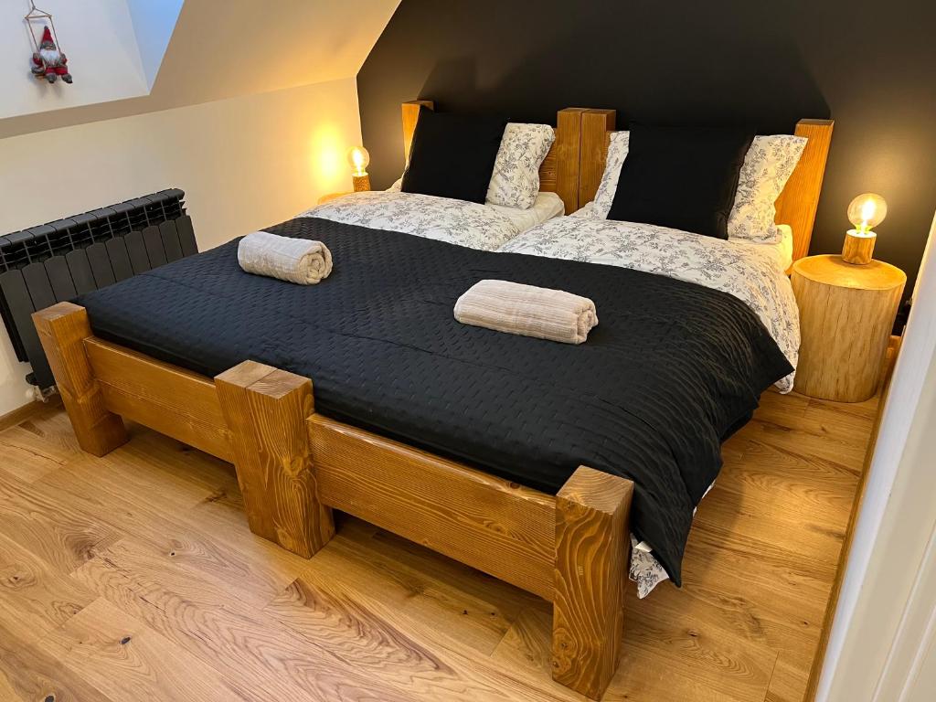 PETE HOUSE - Three-Bedroom House