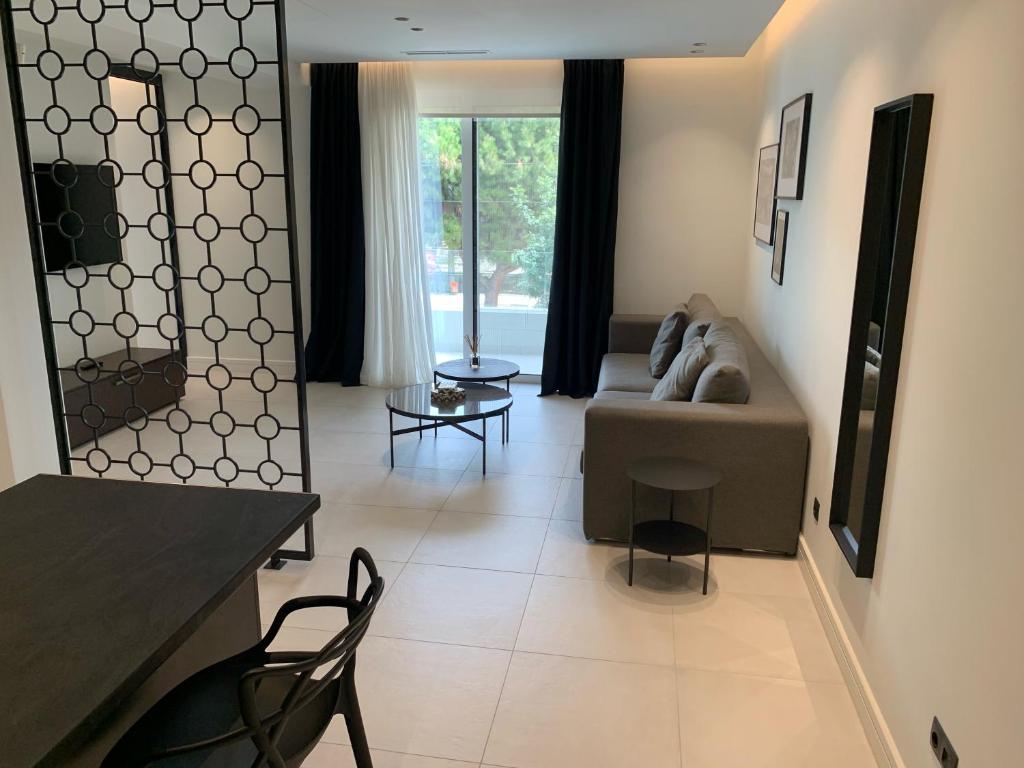 Glyfada South42 - 19