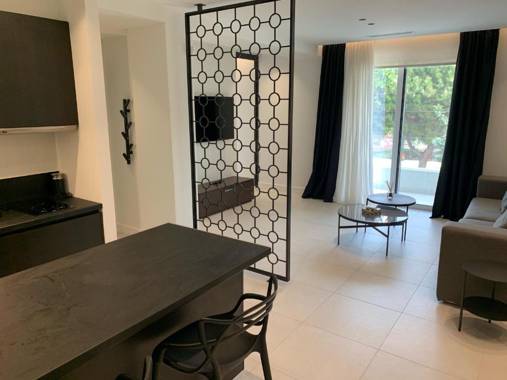 Glyfada South42 - 18