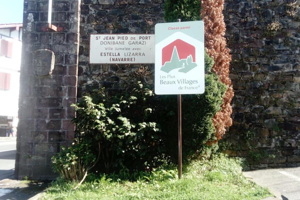 Certifikát, hodnocení, plakát nebo jiný dokument vystavený v ubytování baratzean