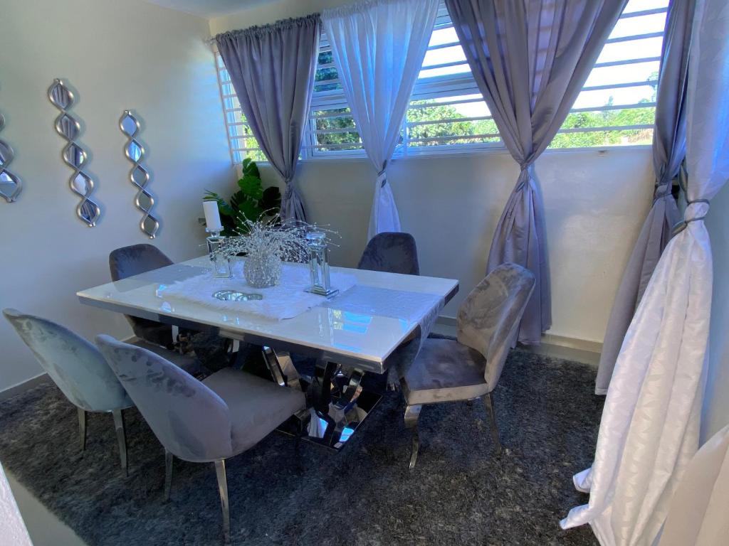 Fotografie z fotogalerie ubytování Villa La Grande v destinaci Jarabacoa