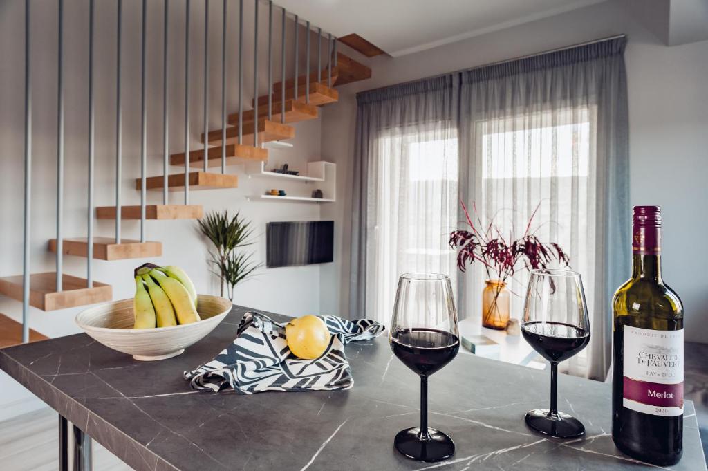 DIFFERENT APARTMENTS - Resim 23