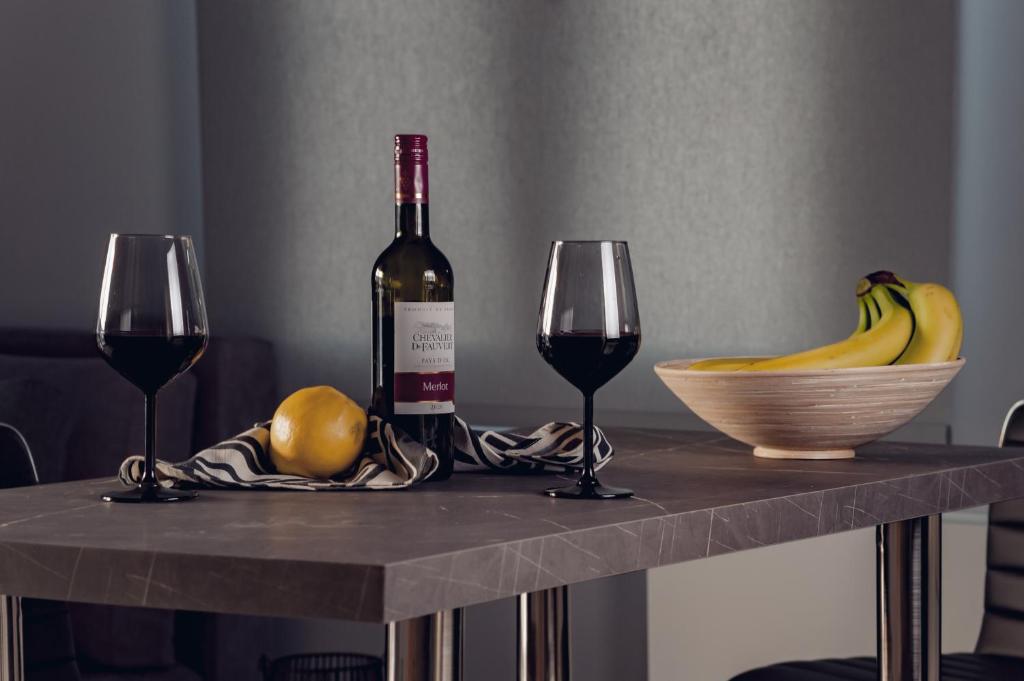 DIFFERENT APARTMENTS - Resim 30