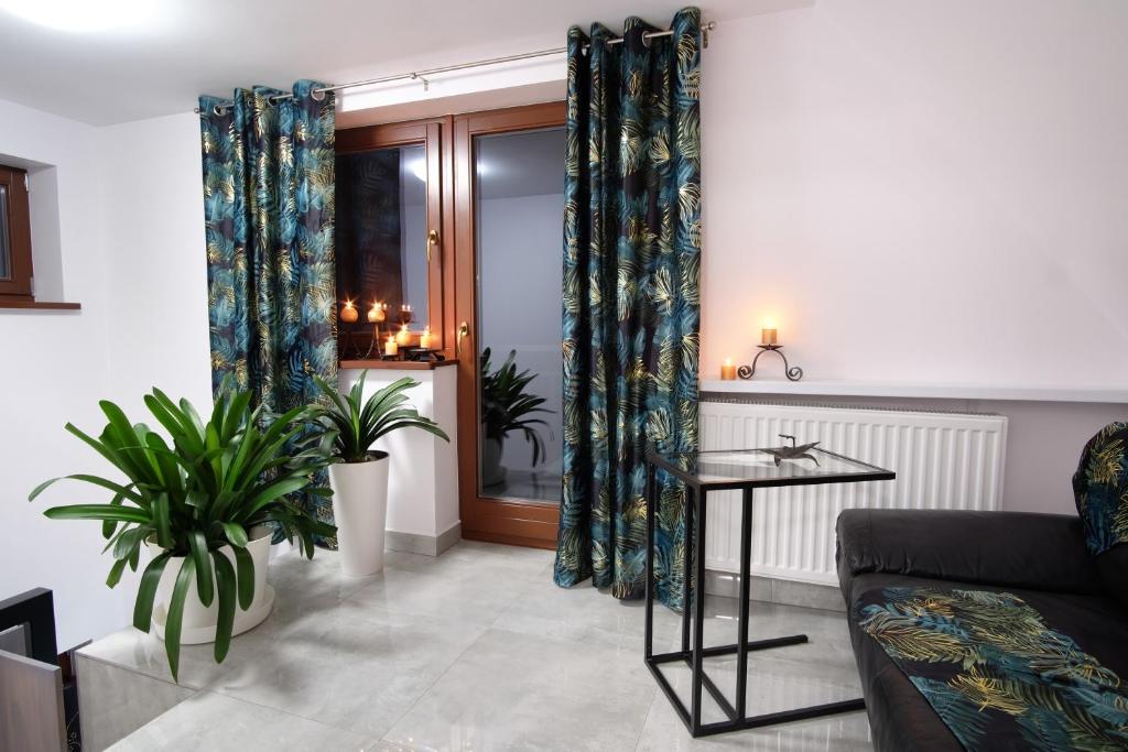 Apartament w Górach的休息区