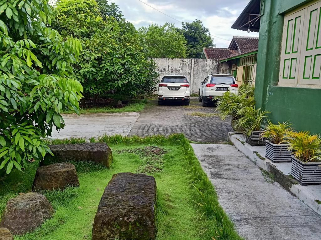 Zahrada ubytování Pendopo Kayuwanan Syariah Near Terminal Giwangan