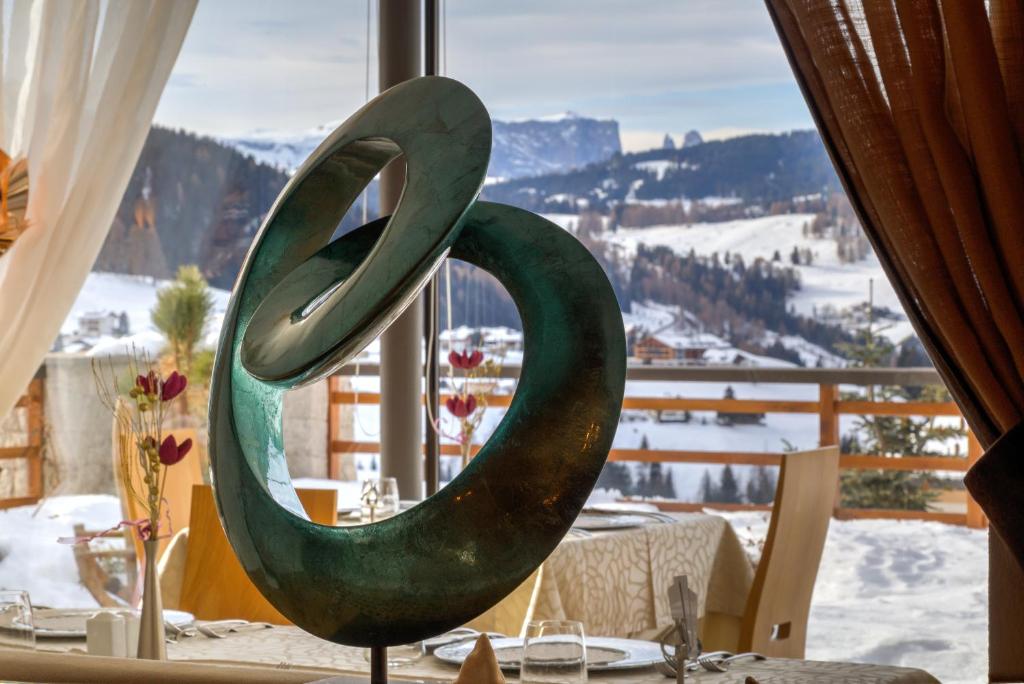 Nespecifikovaný výhled na hory nebo výhled na hory při pohledu z hotelu