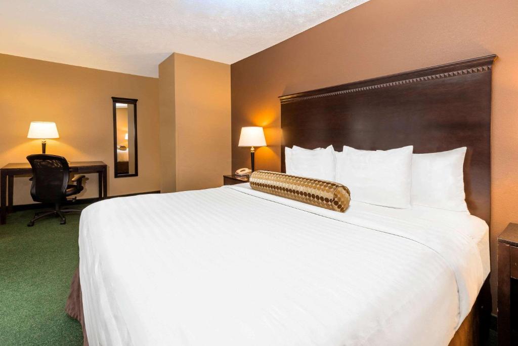 La Quinta by Wyndham Seattle Downtown - Deluxe King Room
