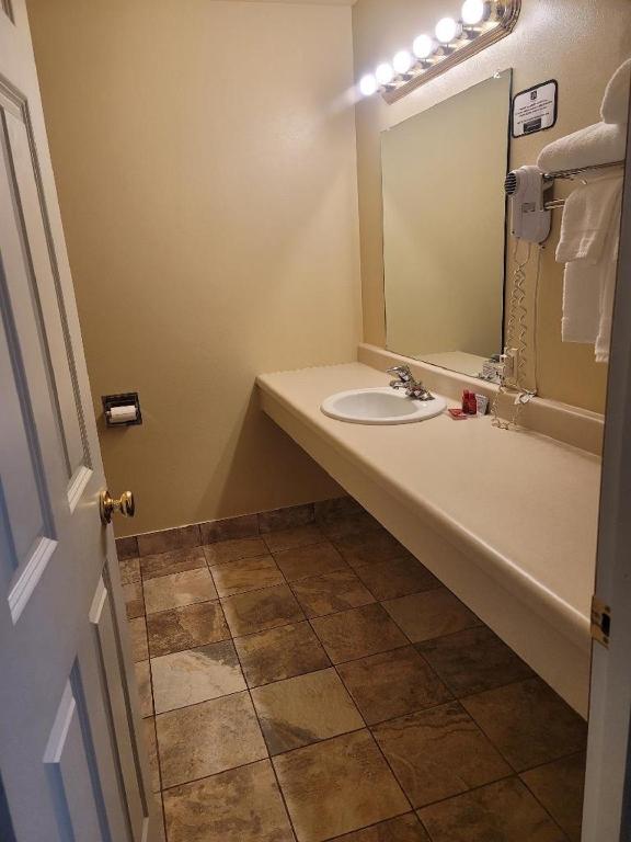 GuestHouse Montesano - Junior Suite 2 Queensize Bedden