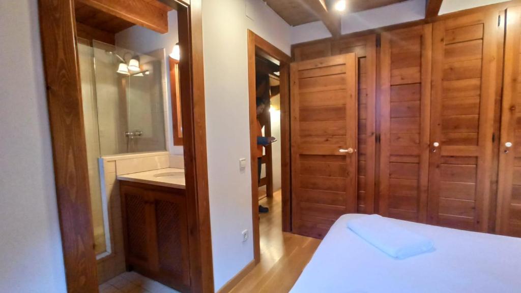 Postel nebo postele na pokoji v ubytování Tredós, Casa adosada. Baqueira