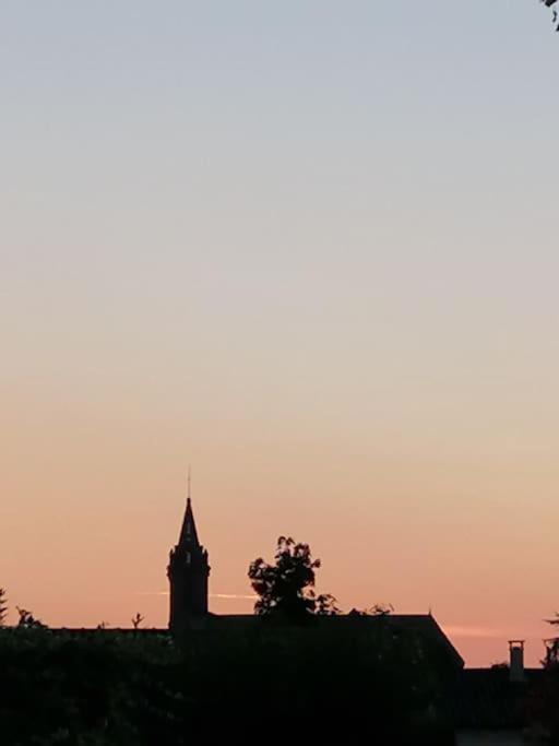 Alba o tramonto visti dall'interno dell'appartamento o dai dintorni