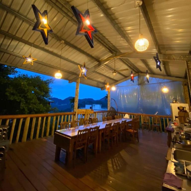 Restaurace v ubytování 山旅民宿