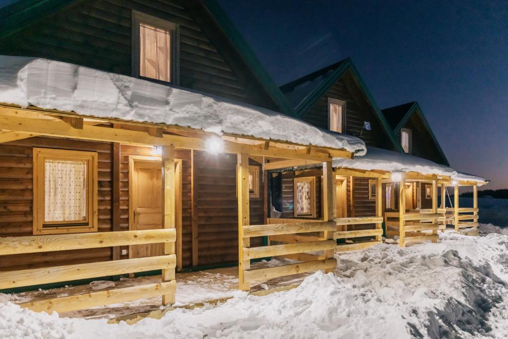 Tòa nhà nơi nhà nghỉ dưỡng tọa lạc