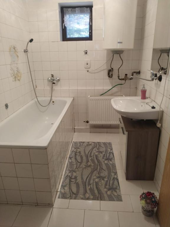 Ett badrum på Apartman Slavka