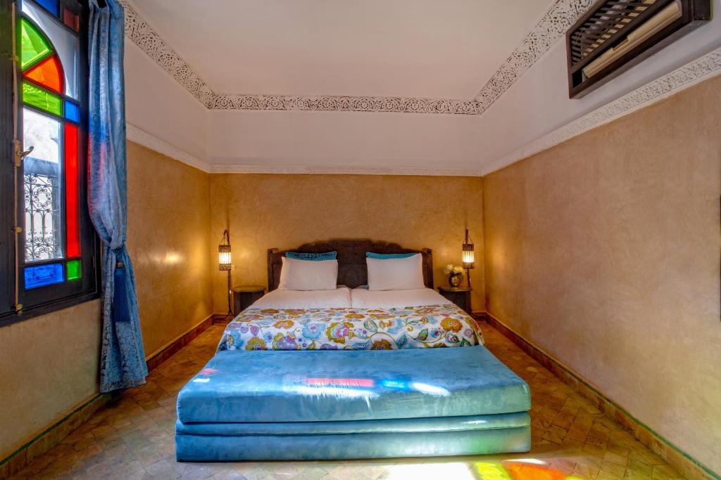 Postel nebo postele na pokoji v ubytování Riad Basim