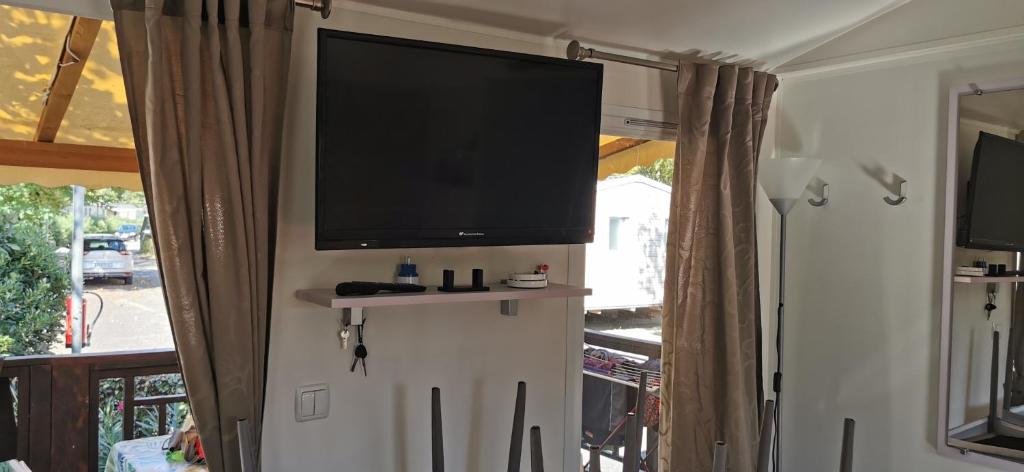 Kuchyň nebo kuchyňský kout v ubytování Mobil home Stéfie