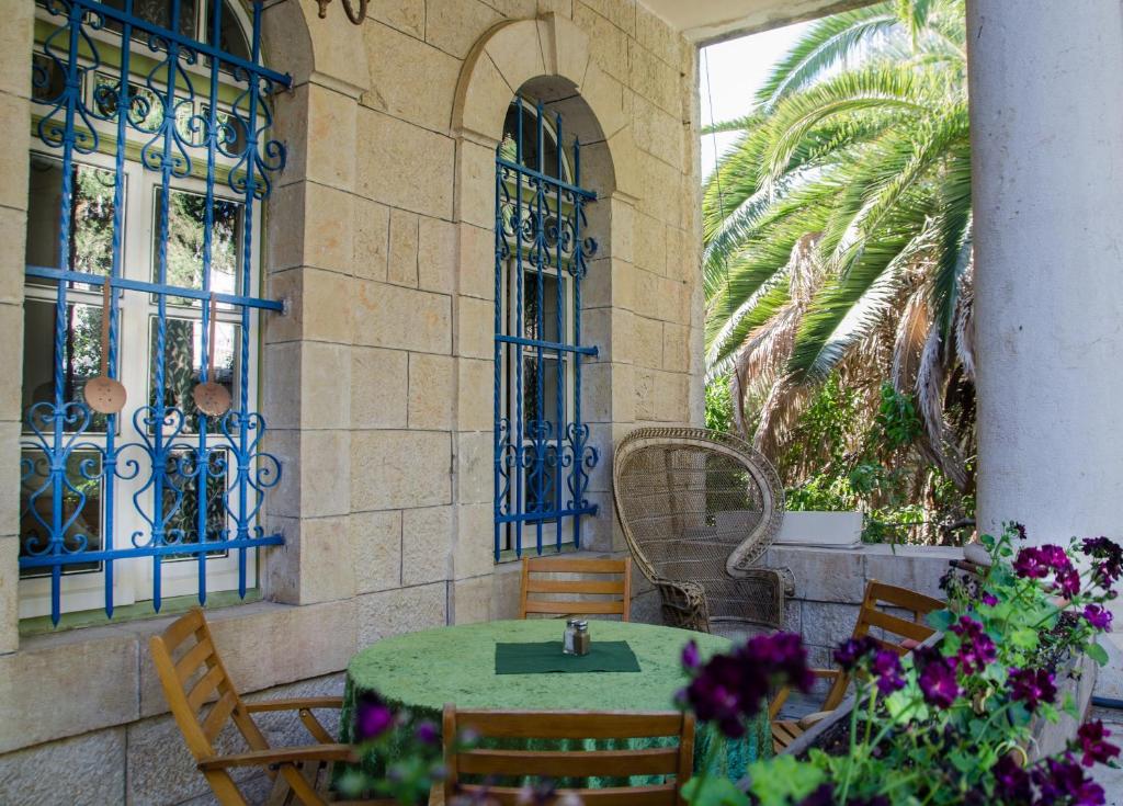 Κήπος έξω από το Jerusalem Garden Home