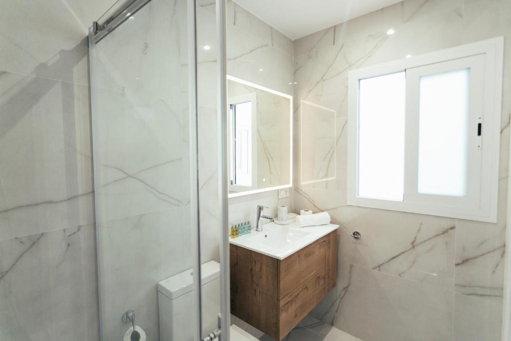 Kúpeľňa v ubytovaní Modern with balcony- 2Bd 2Bth- San Vicente