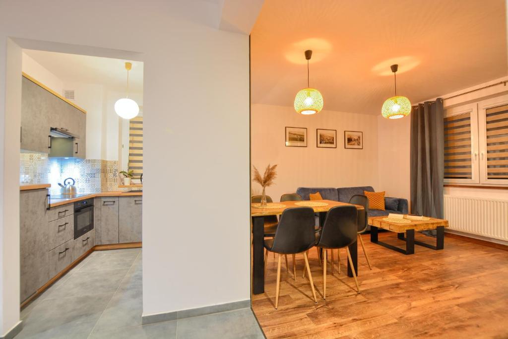 Kuchyňa alebo kuchynka v ubytovaní Apartamenty Maja i Zuzia