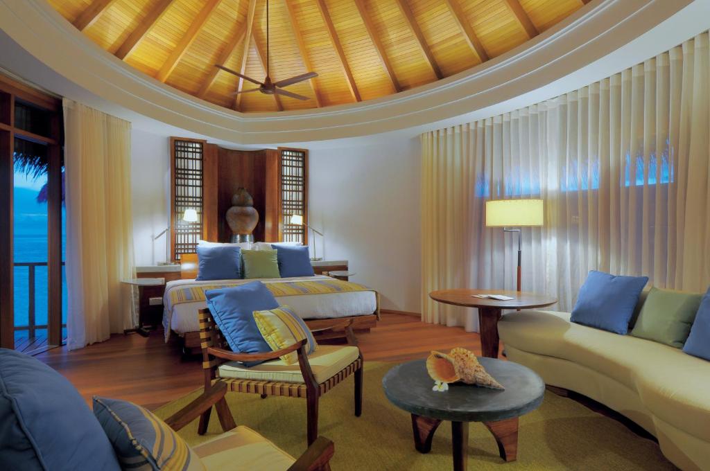 Constance Halaveli - 6