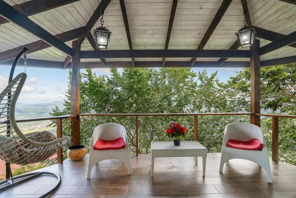 Balkón nebo terasa v ubytování Mansion Dubai-Mountain-Jacuzzi-4BR-Jamaca De Dios