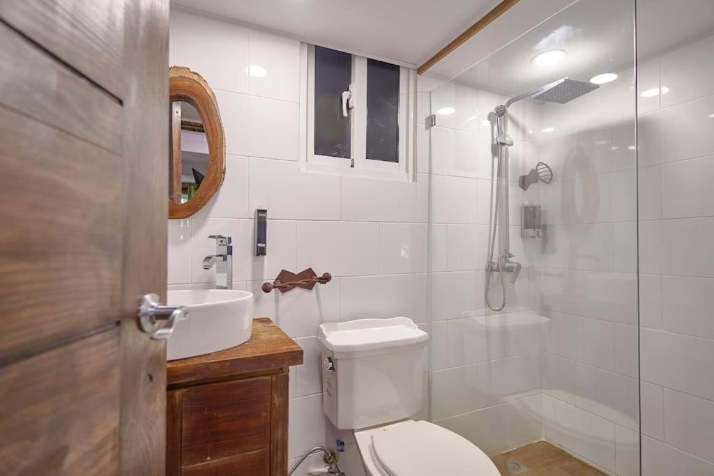 Koupelna v ubytování Mansion Dubai-Mountain-Jacuzzi-4BR-Jamaca De Dios