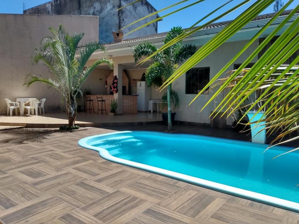 Bazén v ubytování Edicula com um quarto banheiro e piscina e lazer nebo v jeho okolí