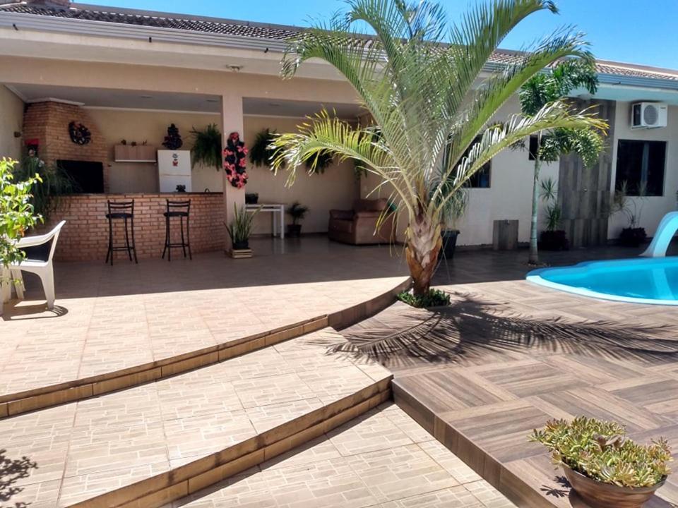 Bazén v ubytování Edicula com um quarto banheiro e piscina e lazer nebo v jeho okolí
