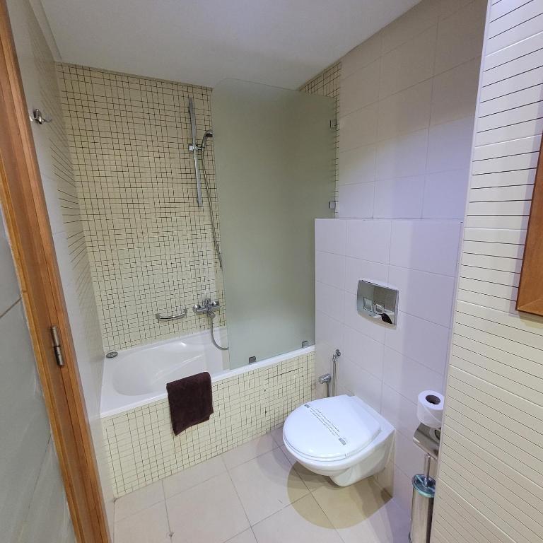 Un baño de Hotel Tiba