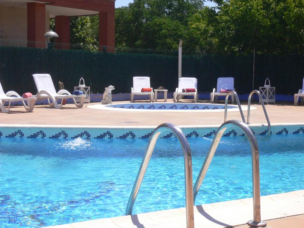 The swimming pool at or close to Hotel Zeus