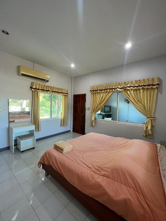 ทุ่งดินดำ Farm Stay - Sala Rei Com Vista Para O Lago