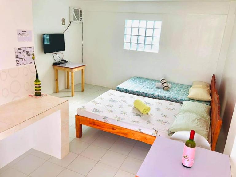 Katil atau katil-katil dalam bilik di RB Baruiz "Hideaway" Inn - Cebu South