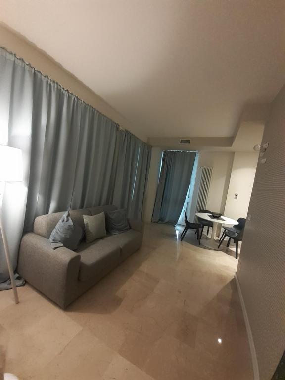 Posedenie v ubytovaní Baretti House- Parcheggio Riservato per un soggiorno Perfetto