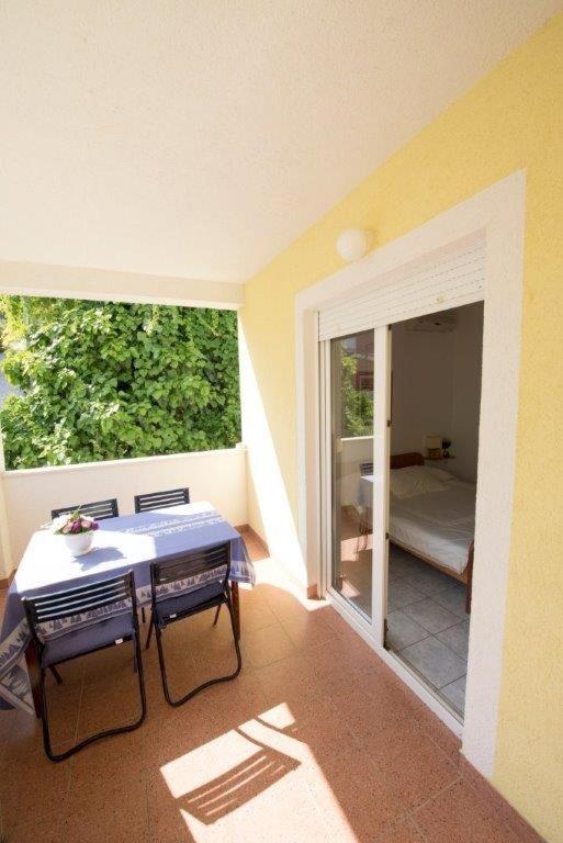 Posteľ alebo postele v izbe v ubytovaní Studio apartment in Duce with sea view, balcony, air conditioning, WiFi 132-8