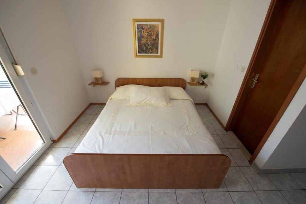 Posteľ alebo postele v izbe v ubytovaní Studio apartment in Duce with sea view, balcony, air conditioning, WiFi 132-8