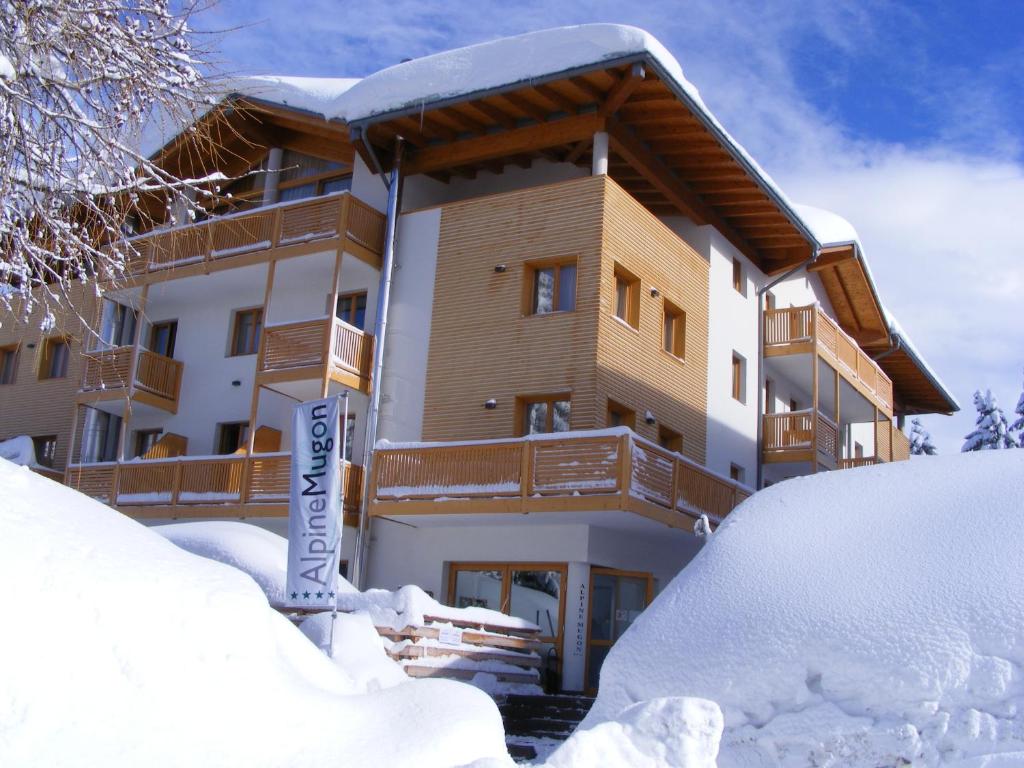 Foto dalla galleria di Alpine Mugon Hotel a Vason