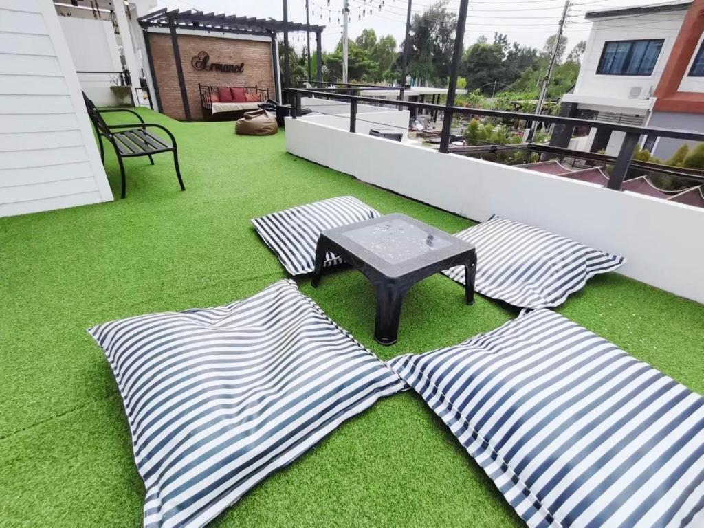 Zahrada ubytování Namcha Private Pool Villa Huahin 4 Bedrooom With Pool Table BBQ & Karaoke