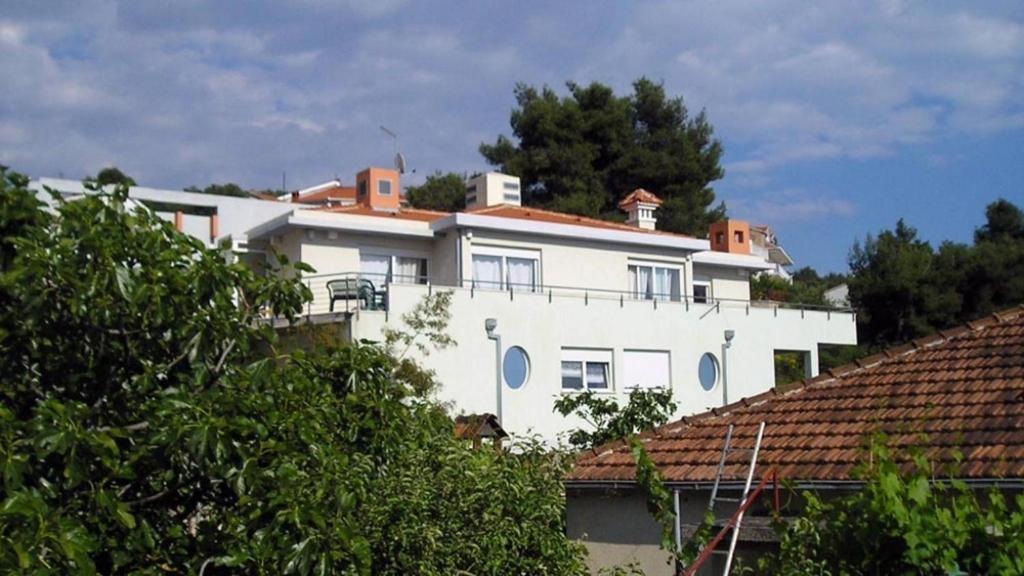 Budova, v ktorej sa apartmán nachádza