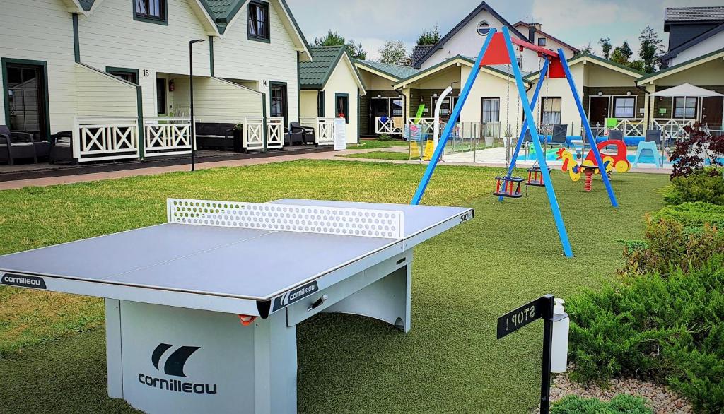 Stolní tenis v ubytování Zielone Wzgórze nebo okolí