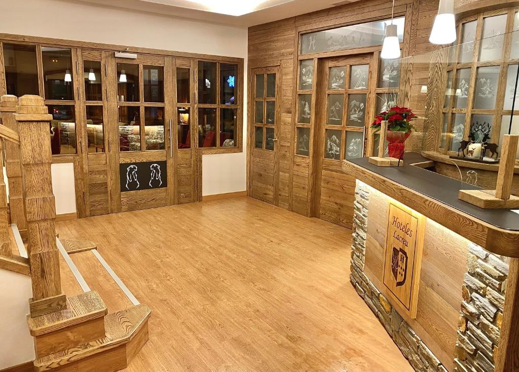 Fotografie z fotogalerie ubytování Hotel Lacreu v destinaci Salardú