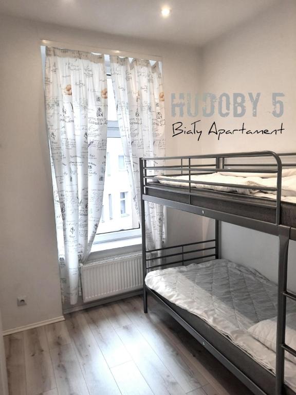 Fotografia z galérie ubytovania Apartament Biały CHUDOBY 5 Gliwice v destinácii Gliwice
