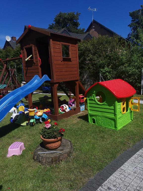 Plac zabaw dla dzieci w obiekcie Liwia